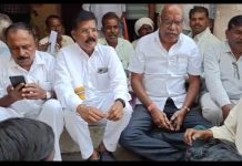 शेतकर्याच्या विविध मागण्यासंदर्भात शेतकरी नेते प्रसेनजीत पाटिल आक्रमक, तहसील कार्यालयाला ठोकले कुलुप