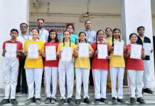 स्कूल ऑफ स्कॉलर्स मलकापूरच्या विद्यार्थ्यांचे चित्रकला परीक्षेत घवघवीत यश