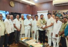 युवक नेतृत्वाला नवी दिशा; नितेश वानखडे यांचा बाजार समितीत सत्कार